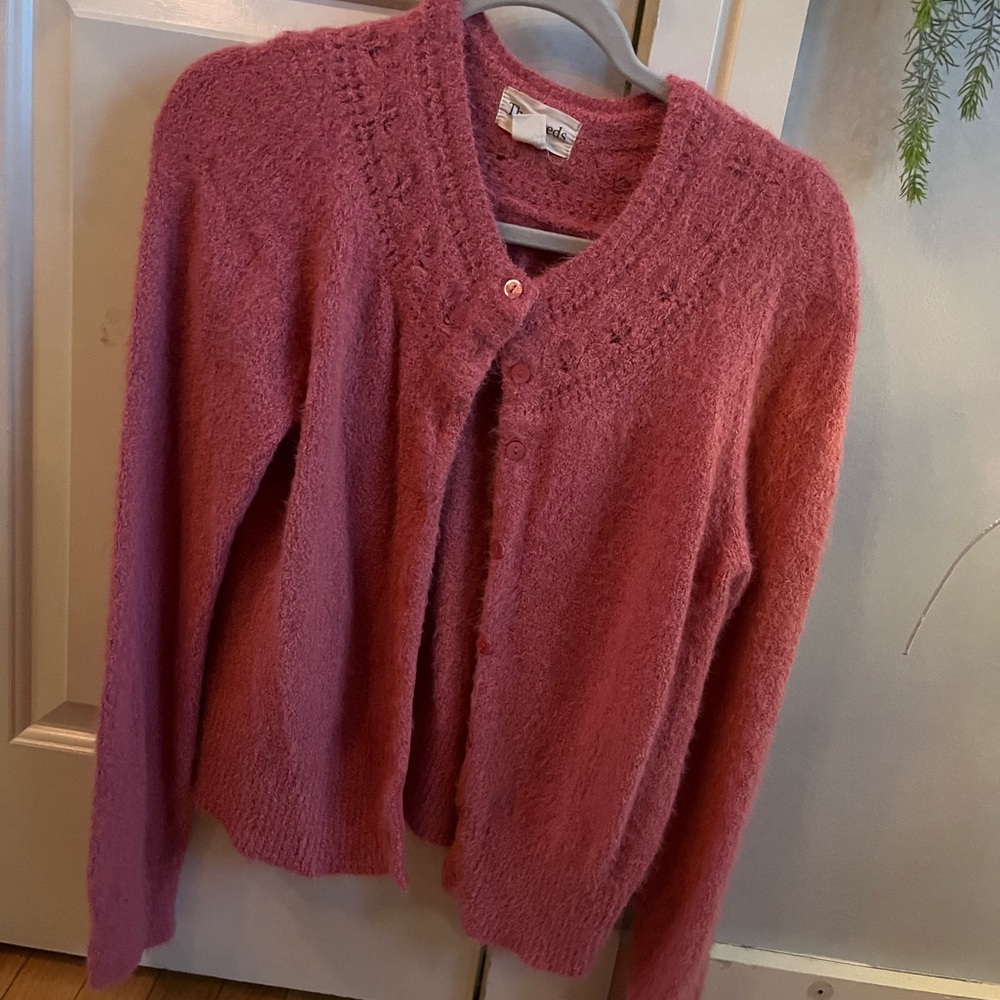 Super soft pink cardigan! Size XL, but fits more like a L, and any size under!
